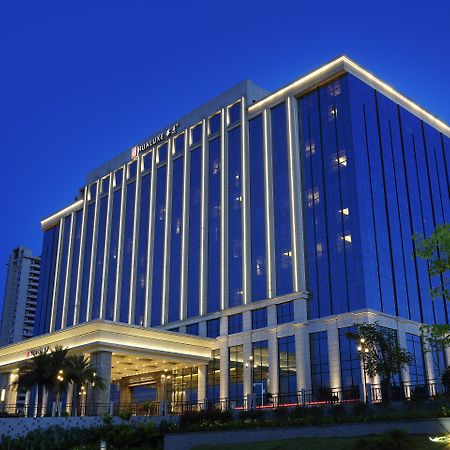 ホテル Hualuxe ヤンジアン シティ センター 陽江市 エクステリア 写真