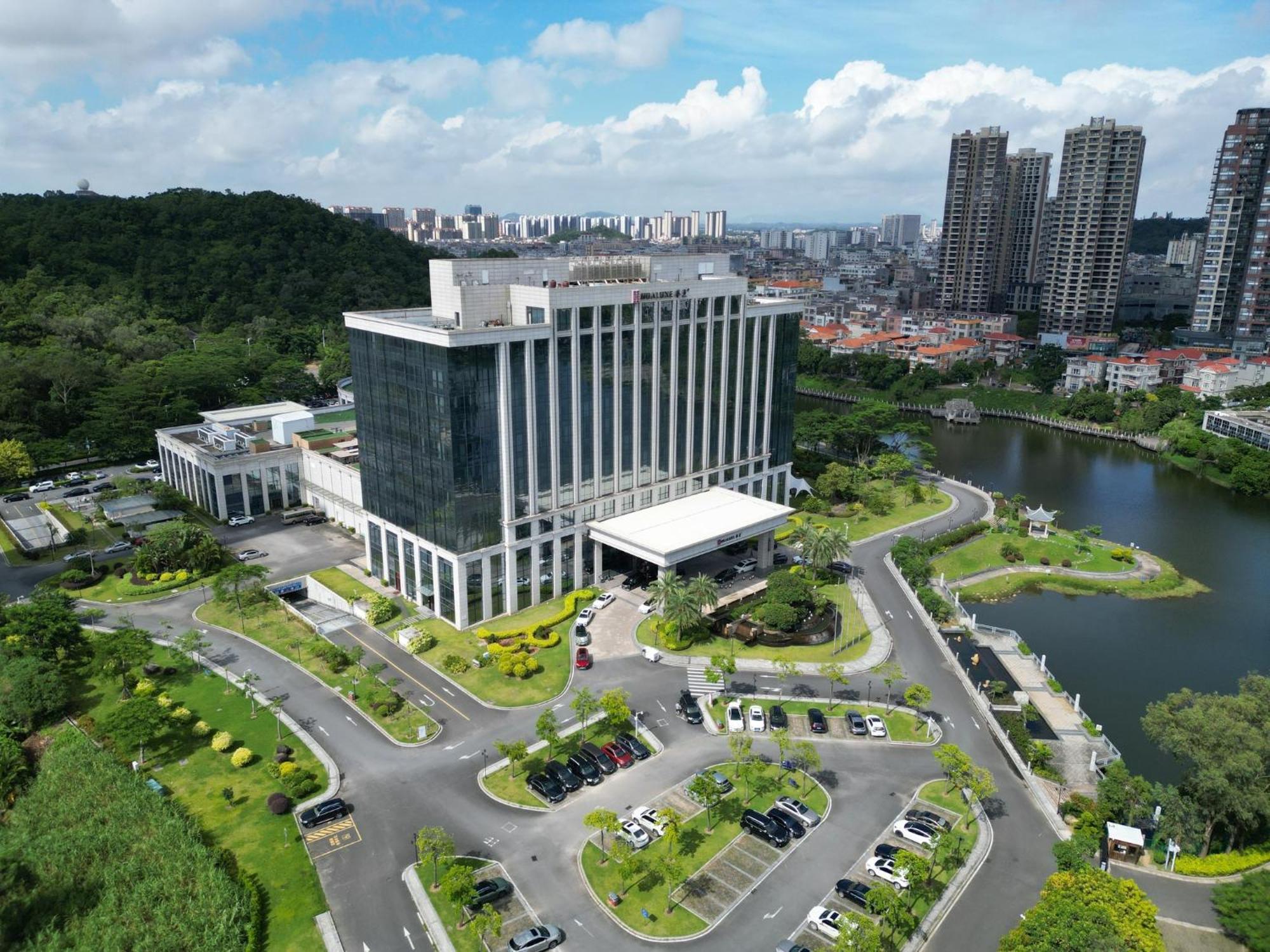 ホテル Hualuxe ヤンジアン シティ センター 陽江市 エクステリア 写真